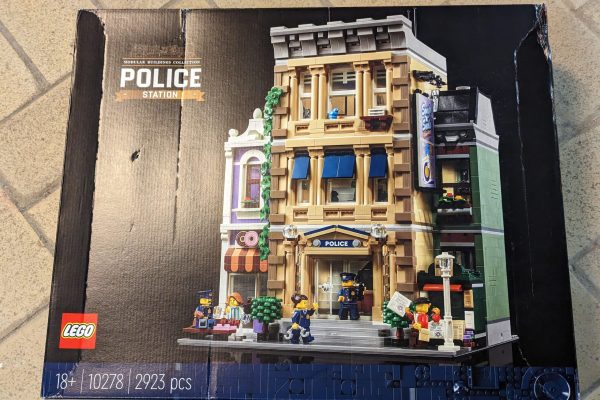LEGO® iCONS™ Polizeistation (B-Ware)